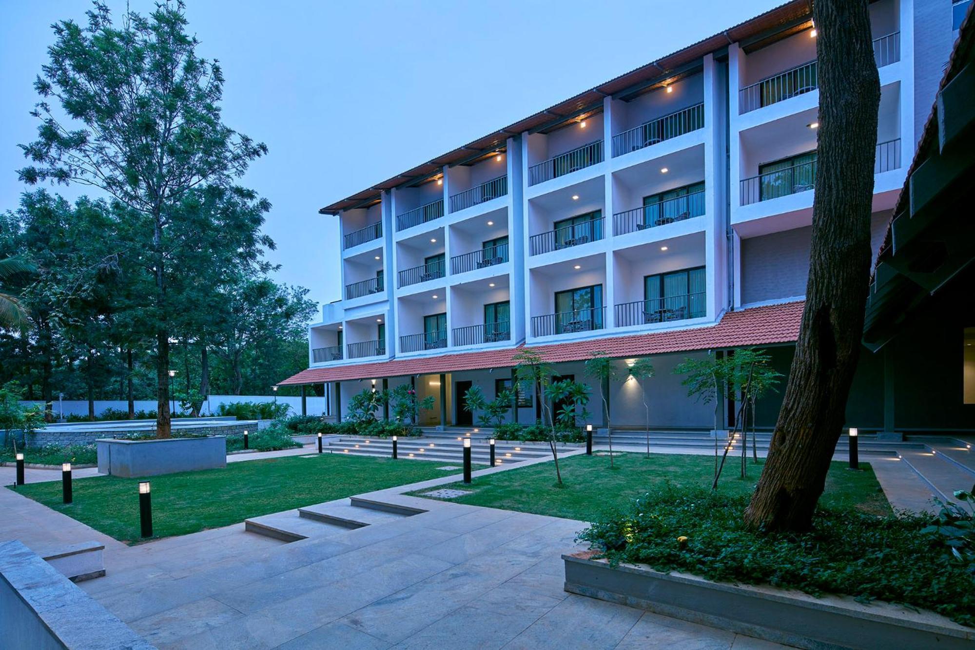 Signature Club Resort Devanahalli Exterior foto