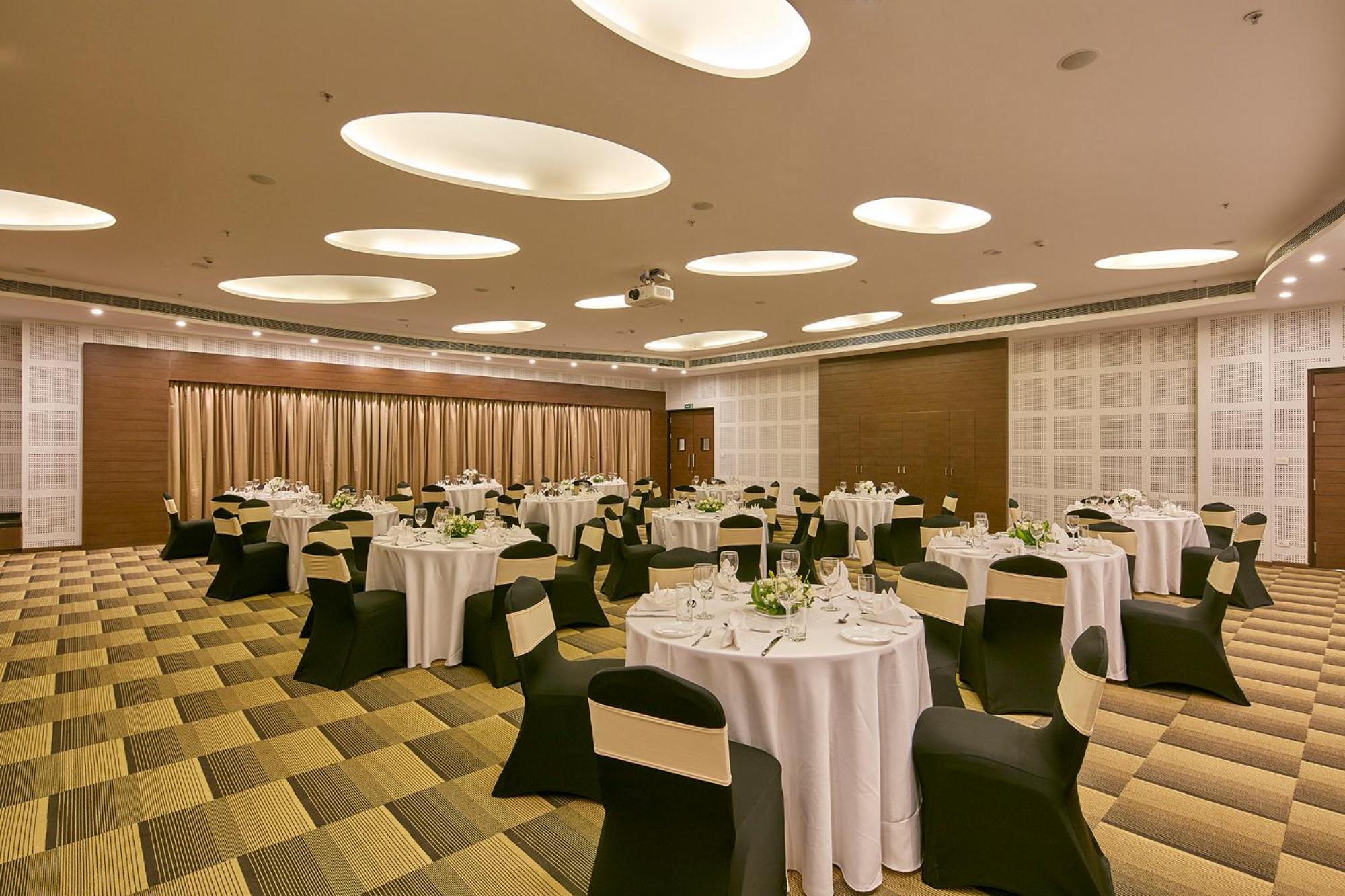 Signature Club Resort Devanahalli Exterior foto